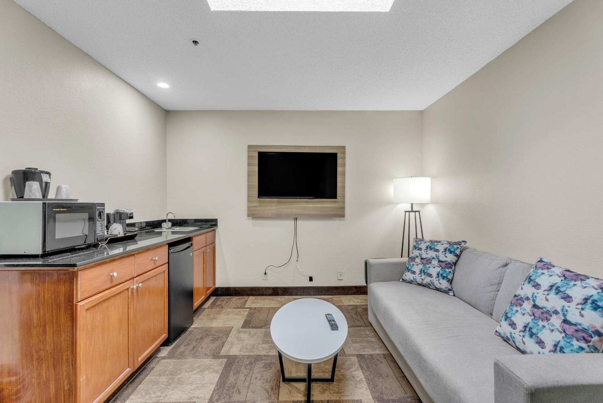 Wyndham Garden Newark Fremont Silicon Valley Exterior photo
